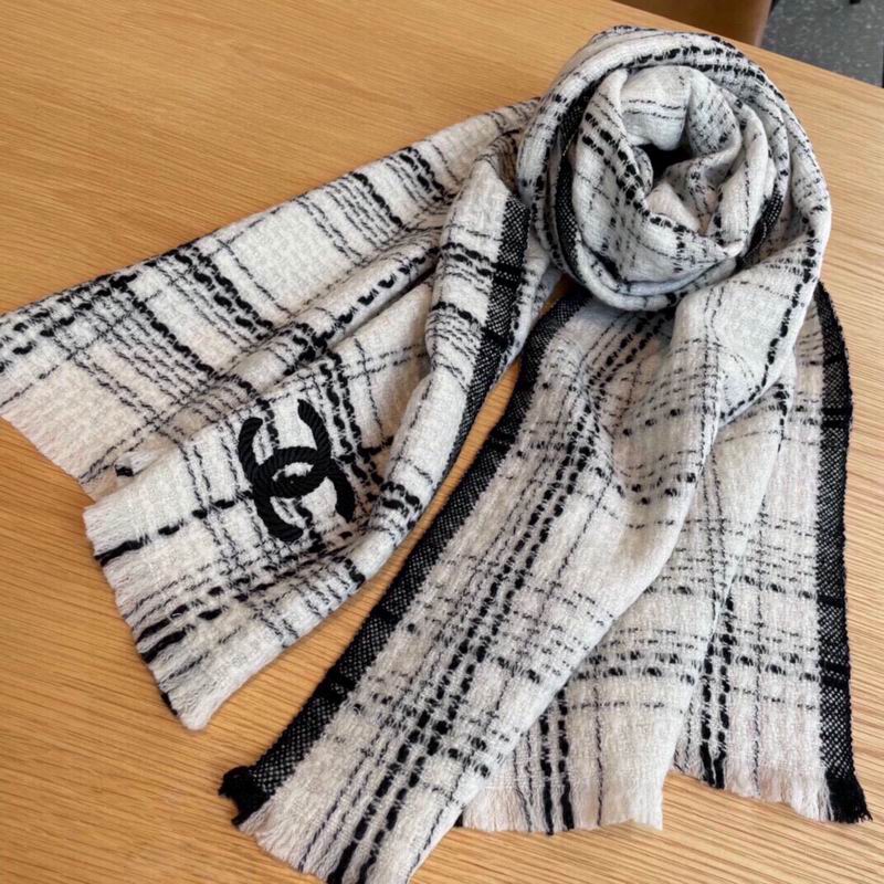 Chanel scarf 70X200cm E012903